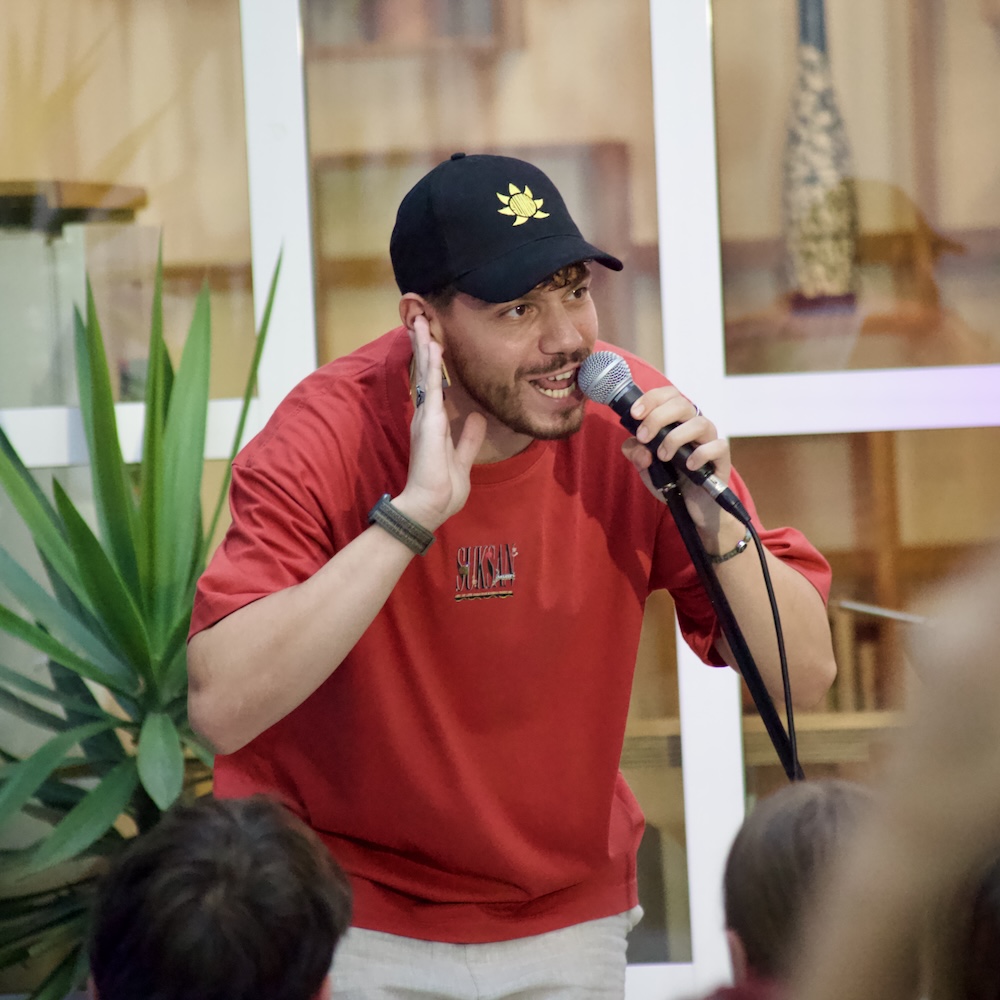 Micka Tani — artiste associé et MC du Sunny Comedy Club Marseille