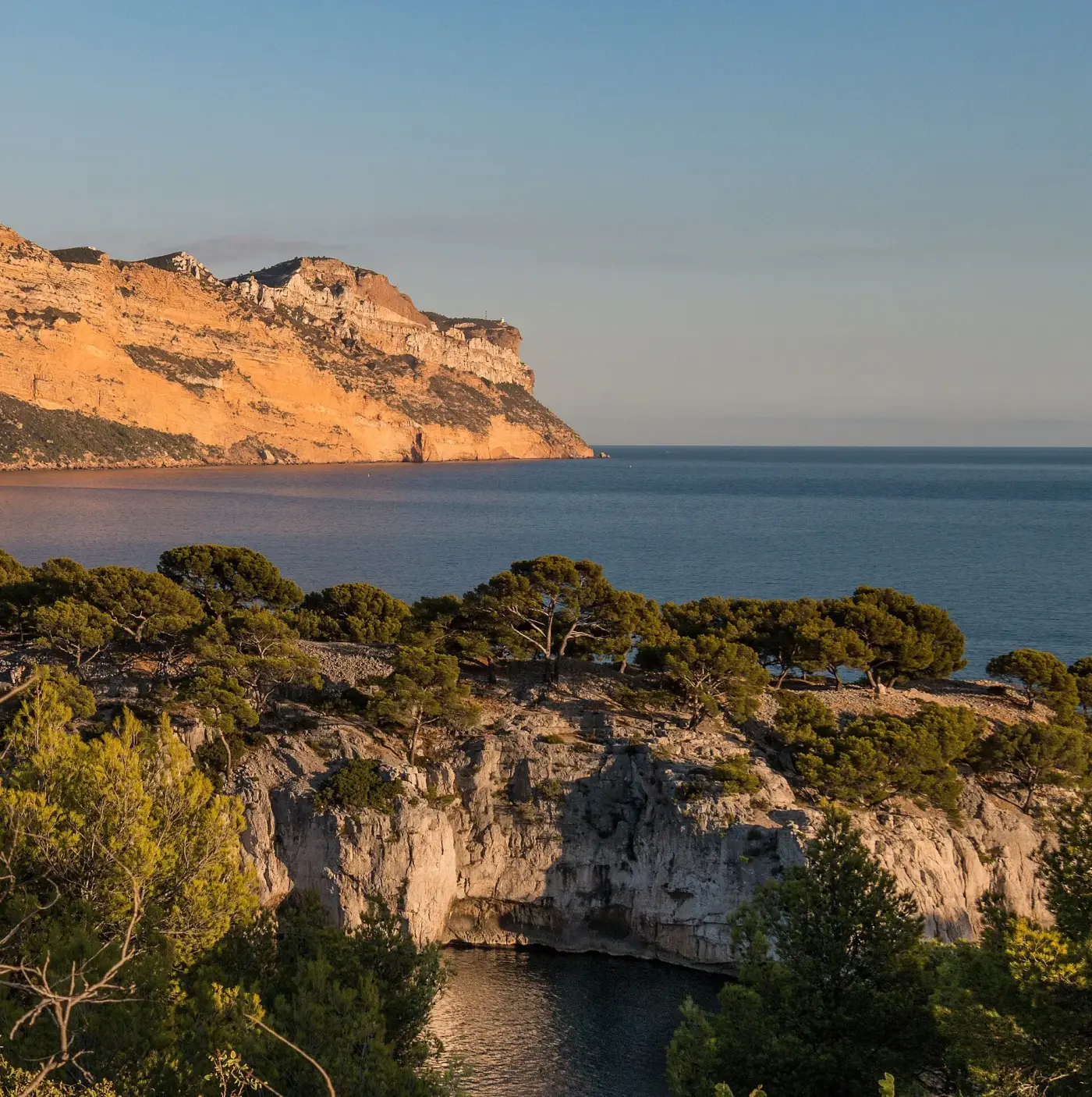 La calanque de Sugiton et son eau turquoise, près de Marseille